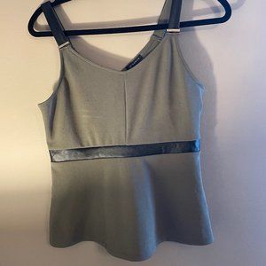 DYNAMITE TANK TOP SIZE SMALL